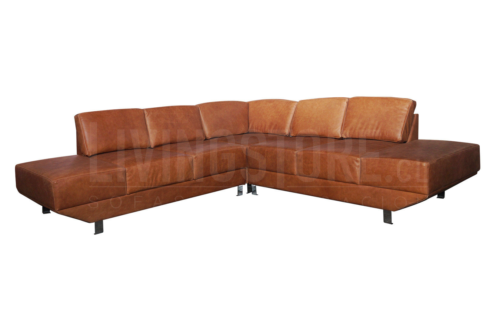 Sofa Seccional cuero natural con pata metalica