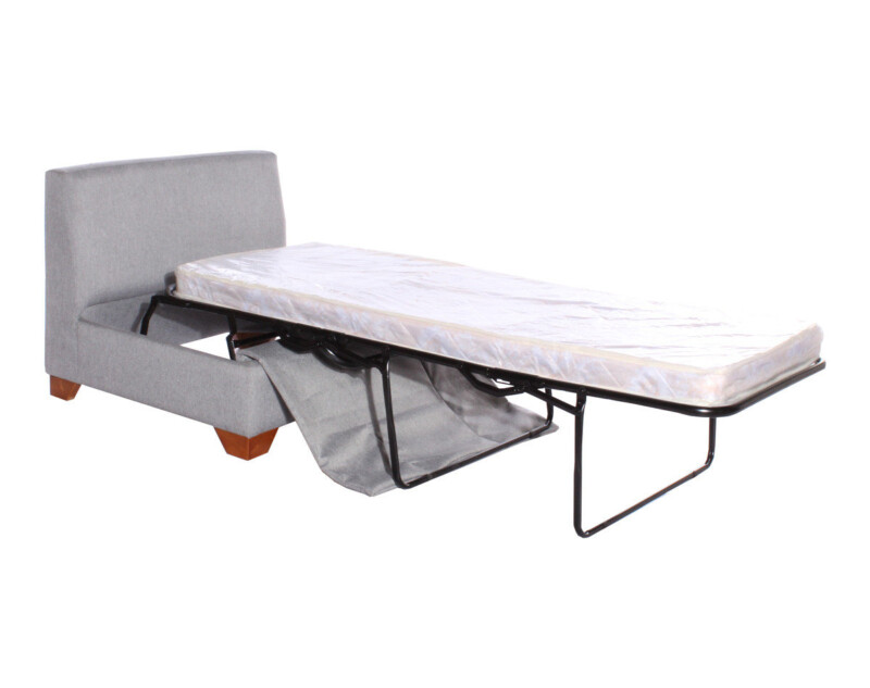 Butaca del sillón cama modular montado con cama plegable de una plaza Butaca del sillón cama modular montado con cama plegable de una plaza