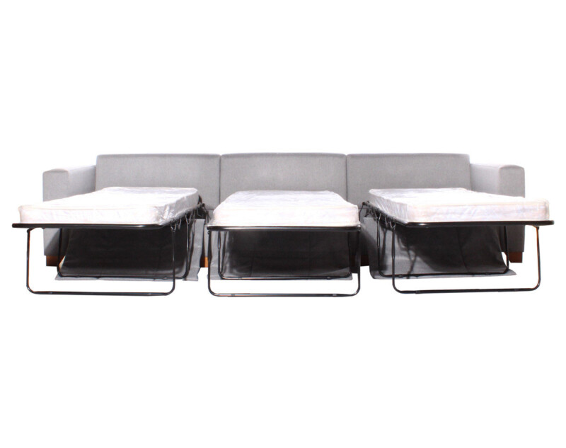 Sillones cama montados con tres camas de una plaza desplegables montadas con colchón Sillones cama montados con tres camas de una plaza desplegables montadas con colchón
