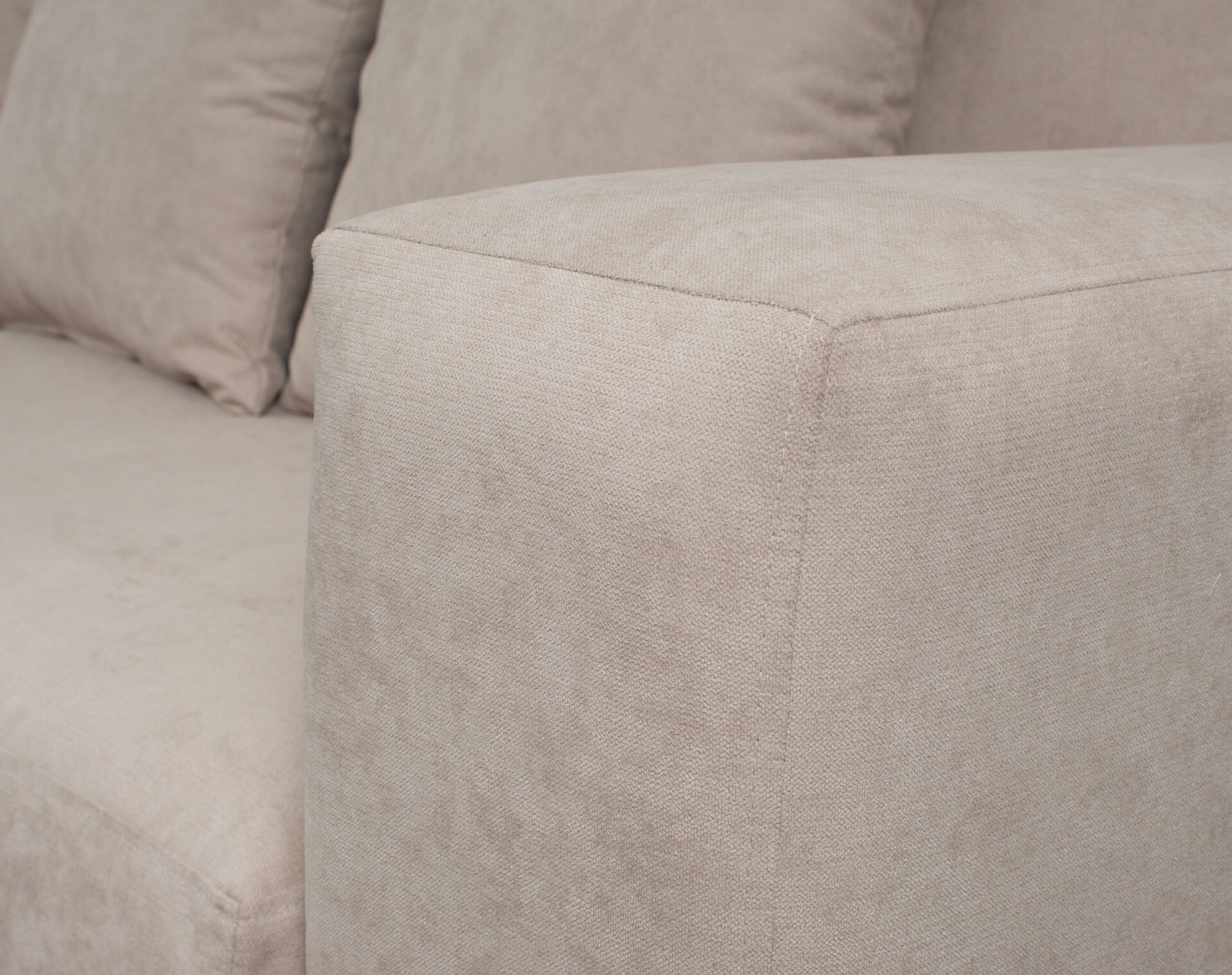 seccional izquierdo nubo especial soro beige detalle brazo